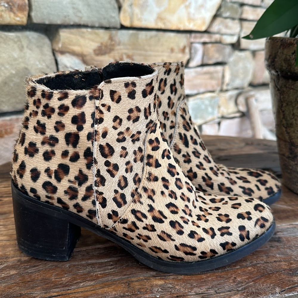 Vera Gomma Calf-hair / Pony-hair Cheetah print booties
